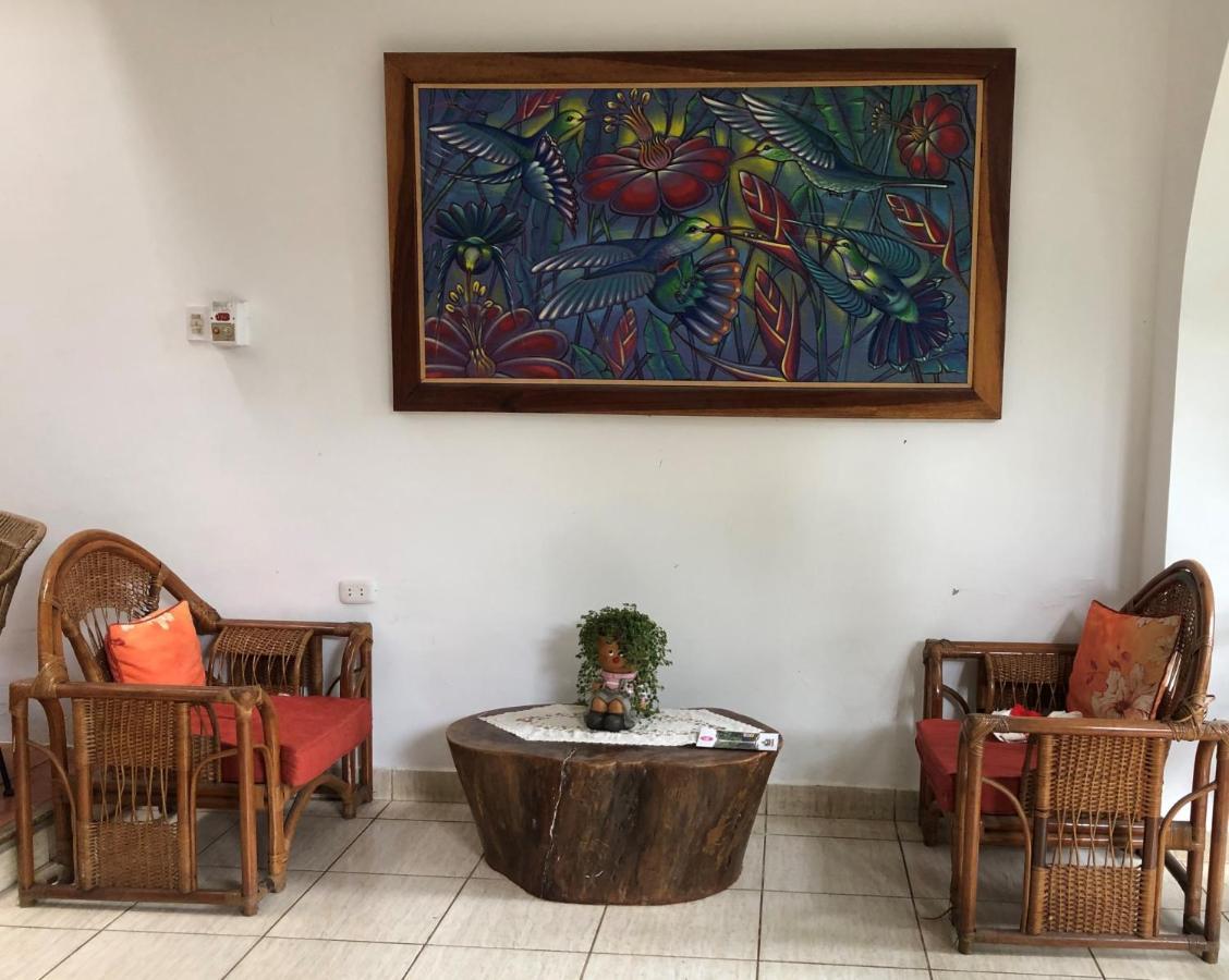 Alojamiento Familiar Custodia Tarapoto Exteriér fotografie